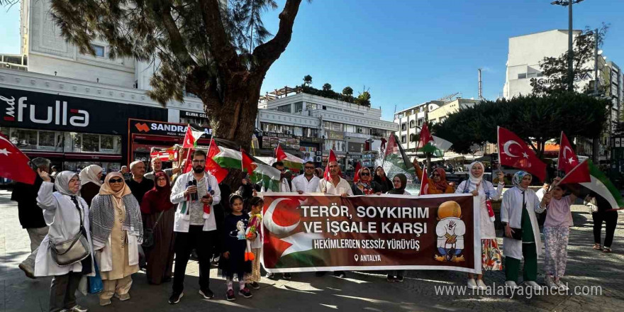 Antalya’da hekim ve sağlık çalışanlarından ‘Sessiz Yürüyüş’