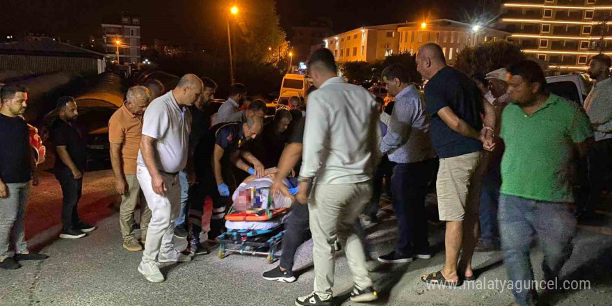 Antalya’da iki motosiklet çarpıştı: 1’i ağır 2 yaralı