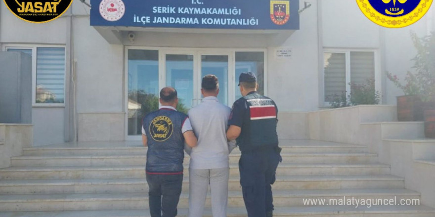 Antalya’da jandarma 215 aranan şahsı yakaladı