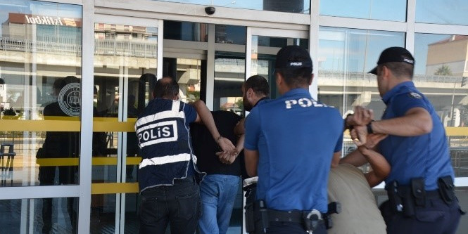 Antalya’da son 1 haftadaki denetimlerde yakalanan 168 şahıs tutuklandı