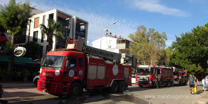 Antalya’da suit oteldeki yangın büyümeden söndürüldü