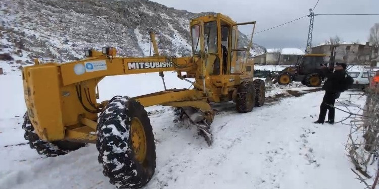 Antalya’da yaylada kardan mahsur kalan vatandaşlar büyükşehir ekipleri tarafından kurtarıldı