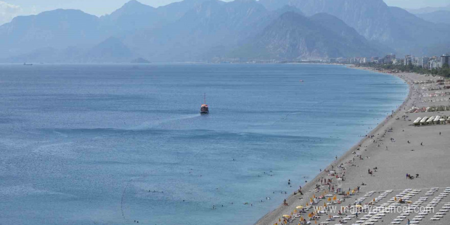 Antalya’nın sabahı kış, öğleni yaz oldu, tatilciler neye uğradığını şaşırdı