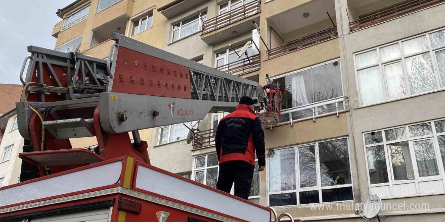 Apartmandan gelen silah sesi ve kırılan cam ekipleri harekete geçirdi