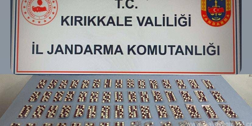 Aracında uyuşturucu maddeyle yakalanan şüpheli tutuklandı