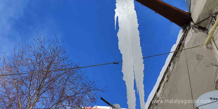 Ardahan buz kesti: Göle eksi 26 derece