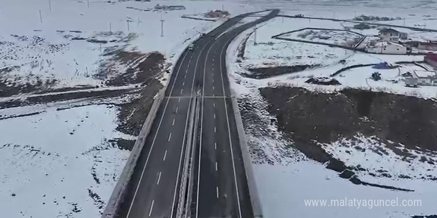 Ardahan’da 276 metre uzunluğundaki Kura Viyadüğü trafiğe açıldı