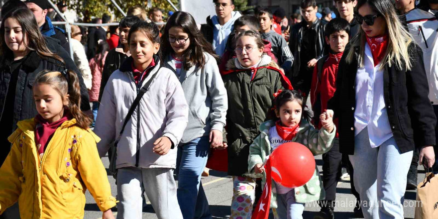 Ardahan’da Cumhuriyetin 101. yaşı coşkuyla kutlandı