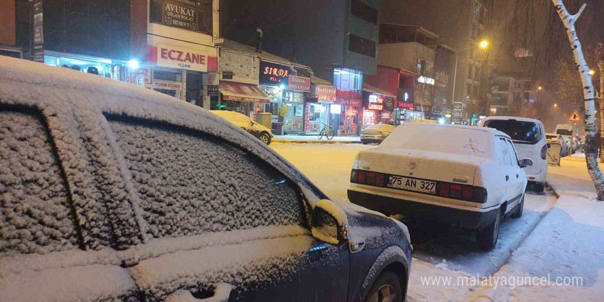 Ardahan’da kar esareti; 8 köy yolu ulaşıma kapandı