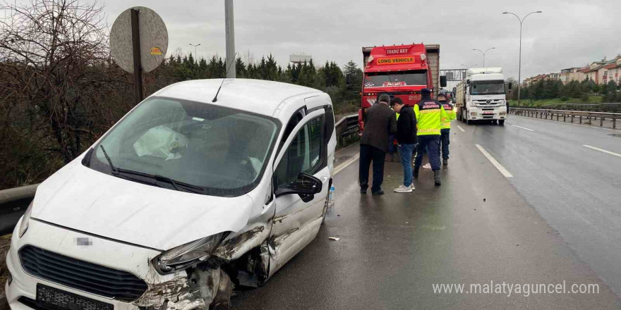 Arızalanan otomobil zincirleme kazaya sebep oldu: 1 yaralı