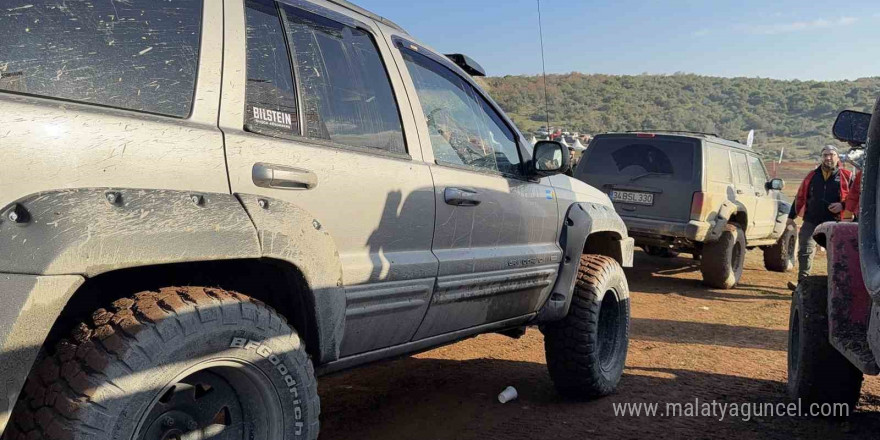 Arnavutköy’de düzenlenen Off-Road Şenliği renkli görüntülere sahne oldu