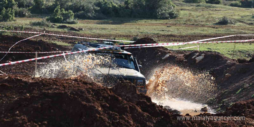 Arnavutköy’de düzenlenen Off-Road Şenliği renkli görüntülere sahne oldu