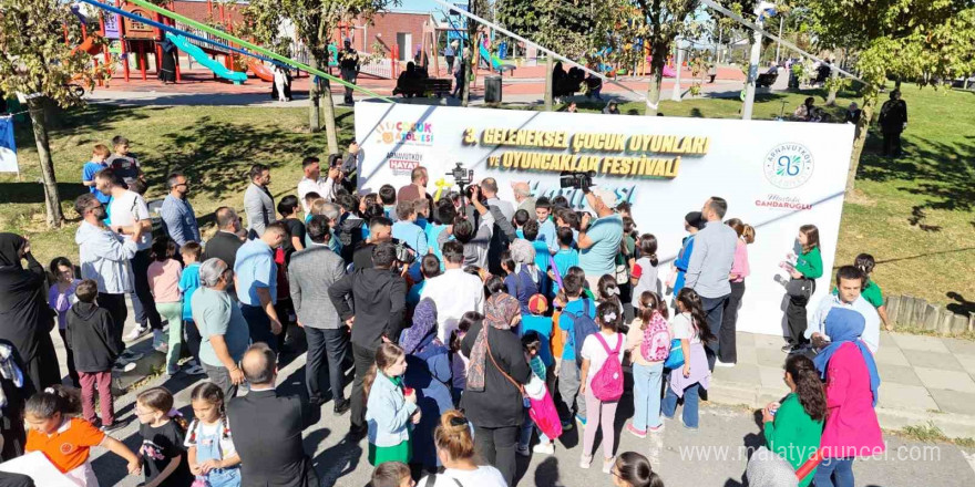 Arnavutköy’de Geleneksel Oyun ve Oyuncaklar festivali renkli görüntüler oluşturdu