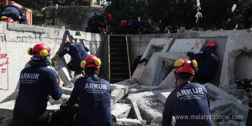 Arnavutköy’de gerçeğini aratmayan tatbikat