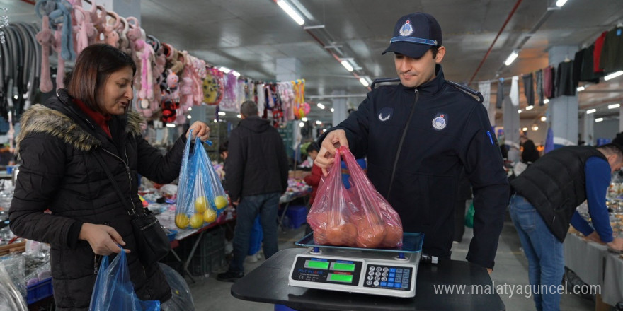 Arnavutköy’de zabıta ekiplerinden pazar alanlarında denetmi