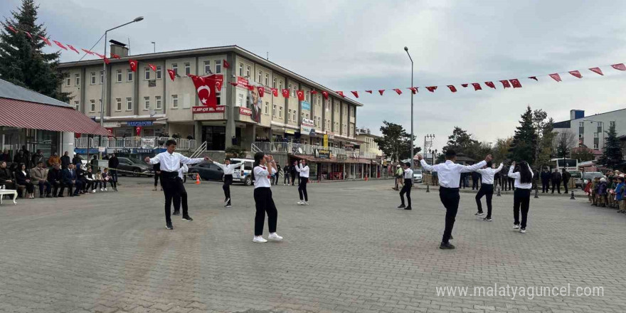 Arpaçay’ın kurtuluşunun 104. yılı törenlerle kutlandı