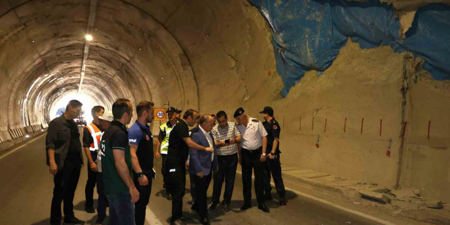 Artvin Valisi Cengiz Ünsal, Yusufeli T14 Tüneli’nde incelemelerde bulundu
