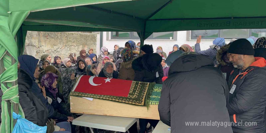 Asansör boşluğuna düşerek hayatını kaybeden muhtar son yolculuğuna uğurlandı