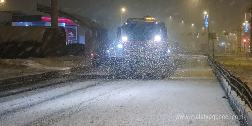 Aşkale’de bir günde dört mevsim yaşandı