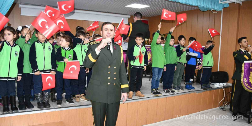 Askeri bando takımı Uludere’de konser verdi