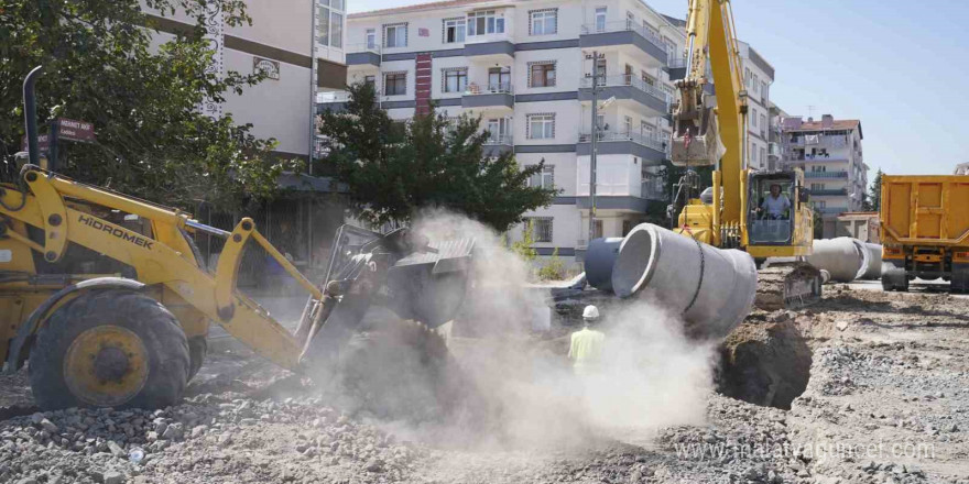 ASKİ, Yenikent’te su baskınlarını önlemek için yeni yağmur suyu hattı yapıyor