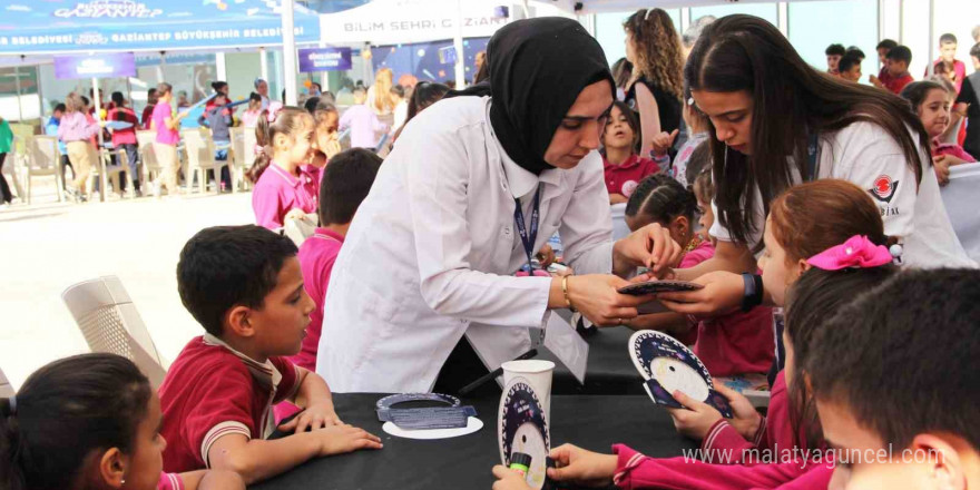 Astrofest’in ikinci durağı bilim şenliği yoğun ilgi görüyor