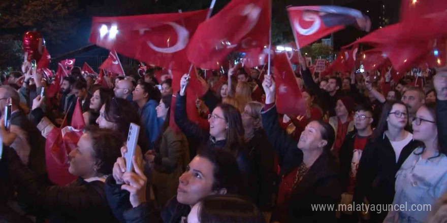 Ataşehir’de Cumhuriyet’in 101. yaşı coşkuyla kutlandı