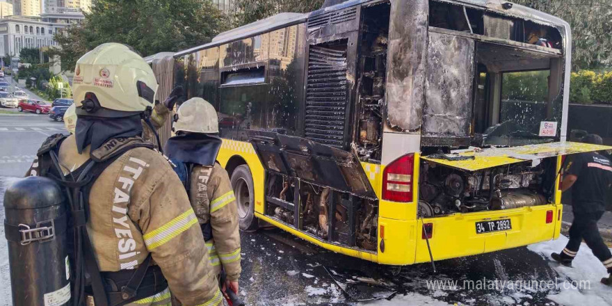 Ataşehir’de İETT otobüsü alev alev yandı, faciadan dönüldü