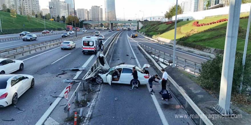 Ataşehir’de kontrolden çıkan otomobil refüje çarptı: 1 yaralı