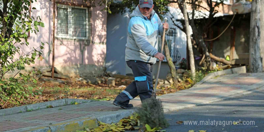 Ataşehir’de temizlik hareketi: Günlük 500 tona yakın çöp toplanıyor