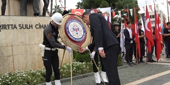 Atatürk, Alanya’da da anıldı