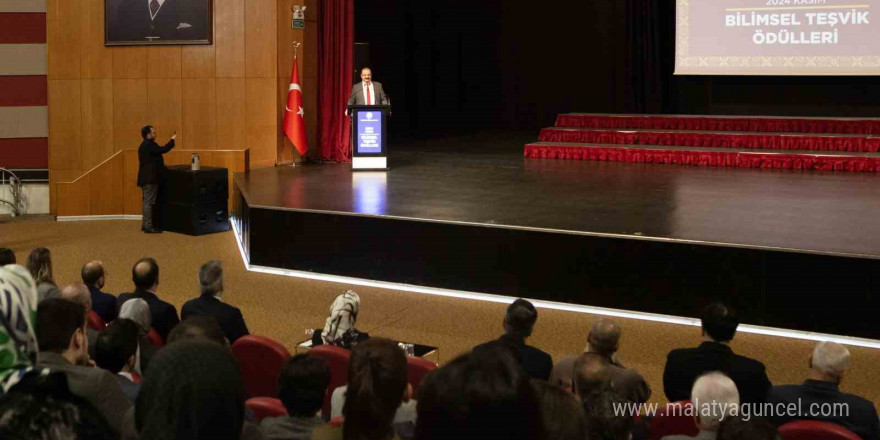 Atatürk Üniversitesi, akademisyenlerini ödüllendirmeye devam ediyor