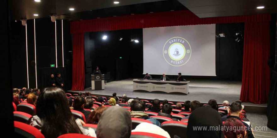 Atatürk Üniversitesi iletişim fakültesi mezunları ile bir araya geldi