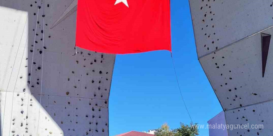 Atatürk Üniversitesi’nde heyecanlandıran tırmanış