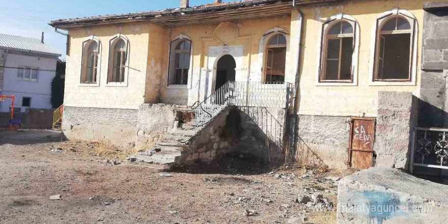 Atıl durumdaki tarihi bina ‘köy konağı’ olarak restore edildi