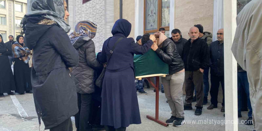 Avcılar’da cinayette hayatını kaybeden berber son yolcuğuna uğurlandı