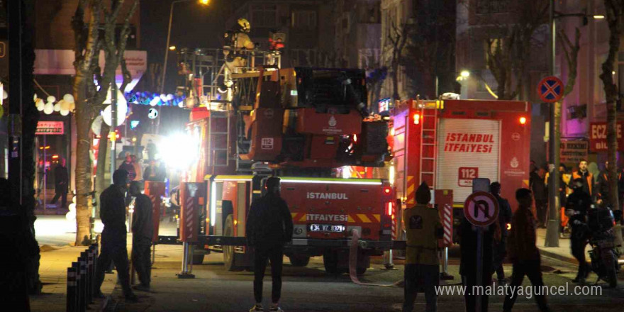 Avcılar’da korkutan çatı katı yangını