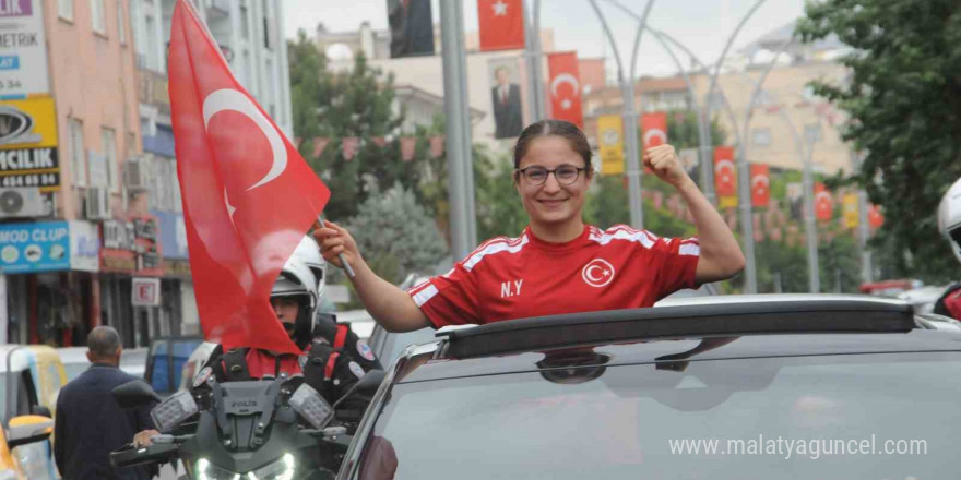 Avrupa şampiyonu sporcuya memleketi Cizre’de görkemli karşılama