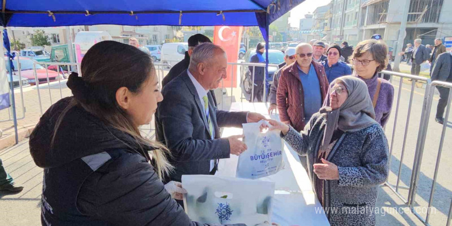 Aydın BŞB Sultanhisar’da 15 bin adet fide dağıttı