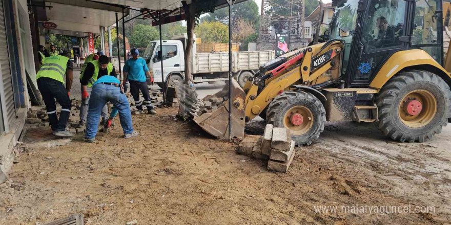 Aydın BŞB’nin Nazilli İstasyon Meydanı’ndaki 2. Etap çalışmaları başladı