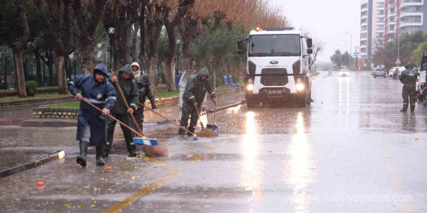 Aydın Büyükşehir Belediyesi ve ASKİ tam kadro sahada