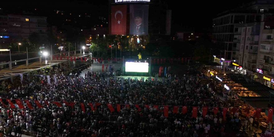 Aydın Büyükşehir, dev ekranlarda milli maç heyecanı yaşattı