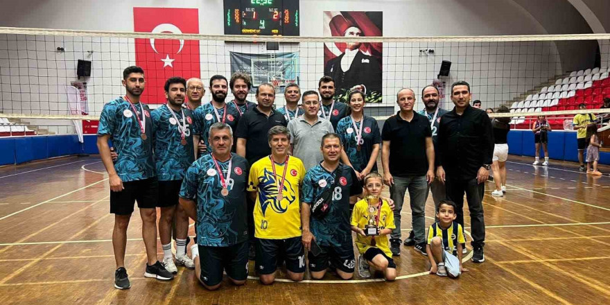 Aydın İl Sağlık Müdürlüğü voleybol turnuvasında 3’üncü oldu