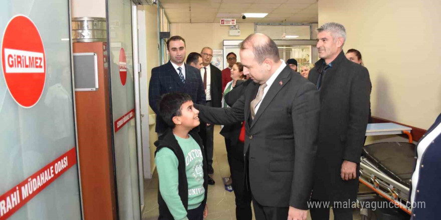 Aydın İl Sağlık Müdürü Şenkul, sağlık çalışanlarının yeni yılını kutladı