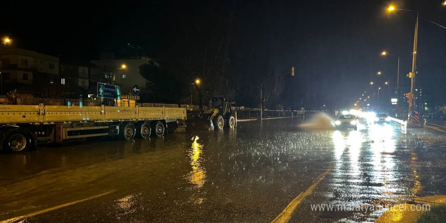 Aydın-İzmir karayolunda sürücüler zor anlar yaşadı