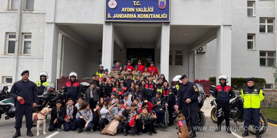 Aydın jandarması minik öğrencileri ağırladı