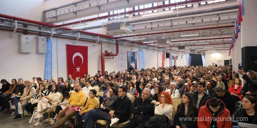 Aydın Kitap Fuarı’na katılan vatandaşlar Başkan Çerçioğlu’na teşekkür etti