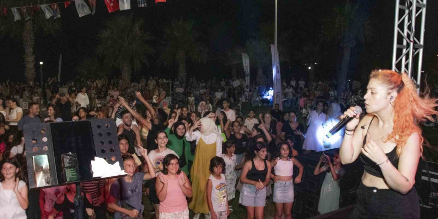 Aydıncık sahili ’Yaz Dostum’ konserleriyle renklendi