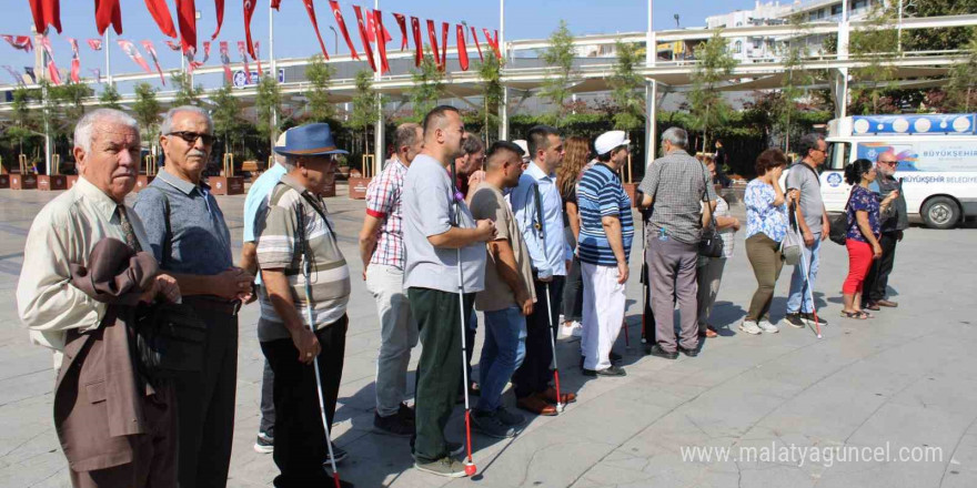 Aydın’da beyaz bastonun önemine dikkat çekildi