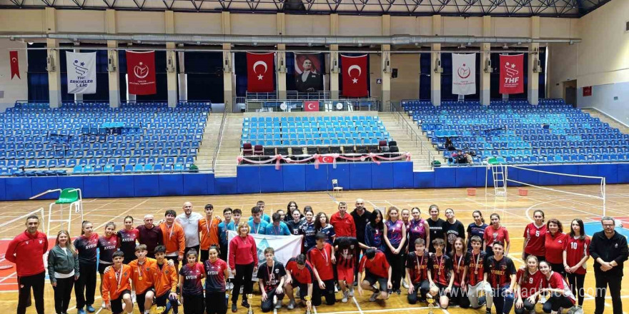 Aydın’da gençler badminton il birinciliği heyecanı yaşandı